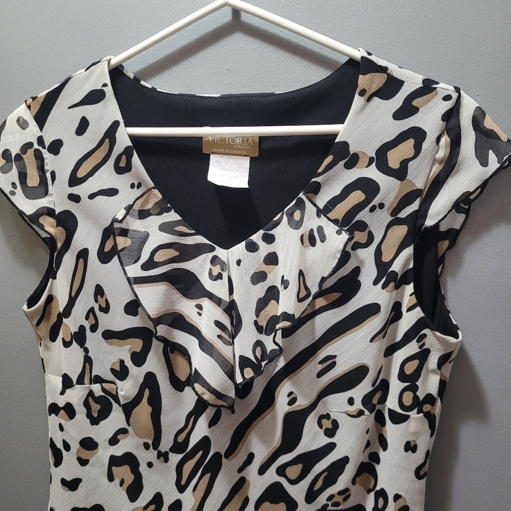 Victoria Collection Leopard Print Short Sleeve Ruffled Top Size S - Picture 3 of 6